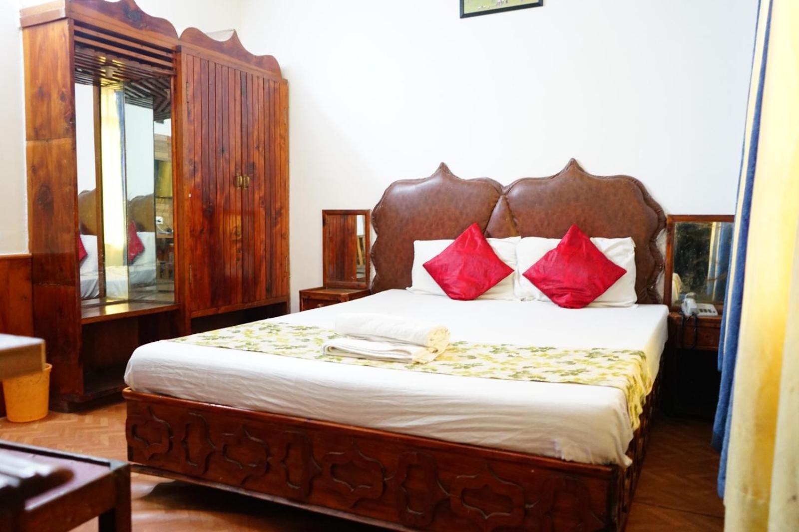 Hotel Magnolia Mallroad Manali Exterior foto